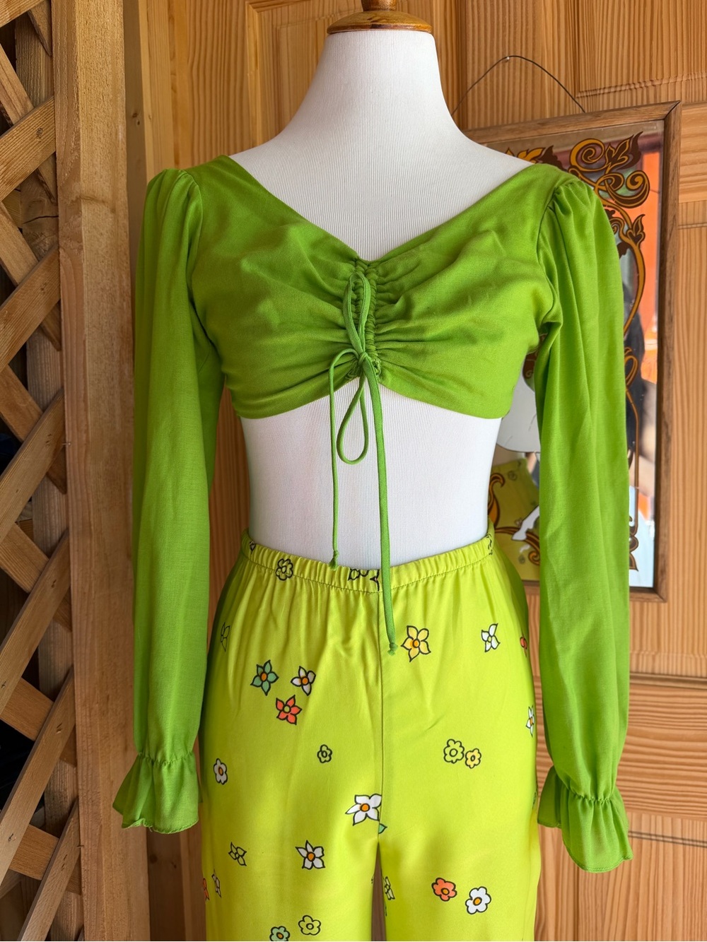 Green Ruched Long-Sleeve Crop Top - Unbranded